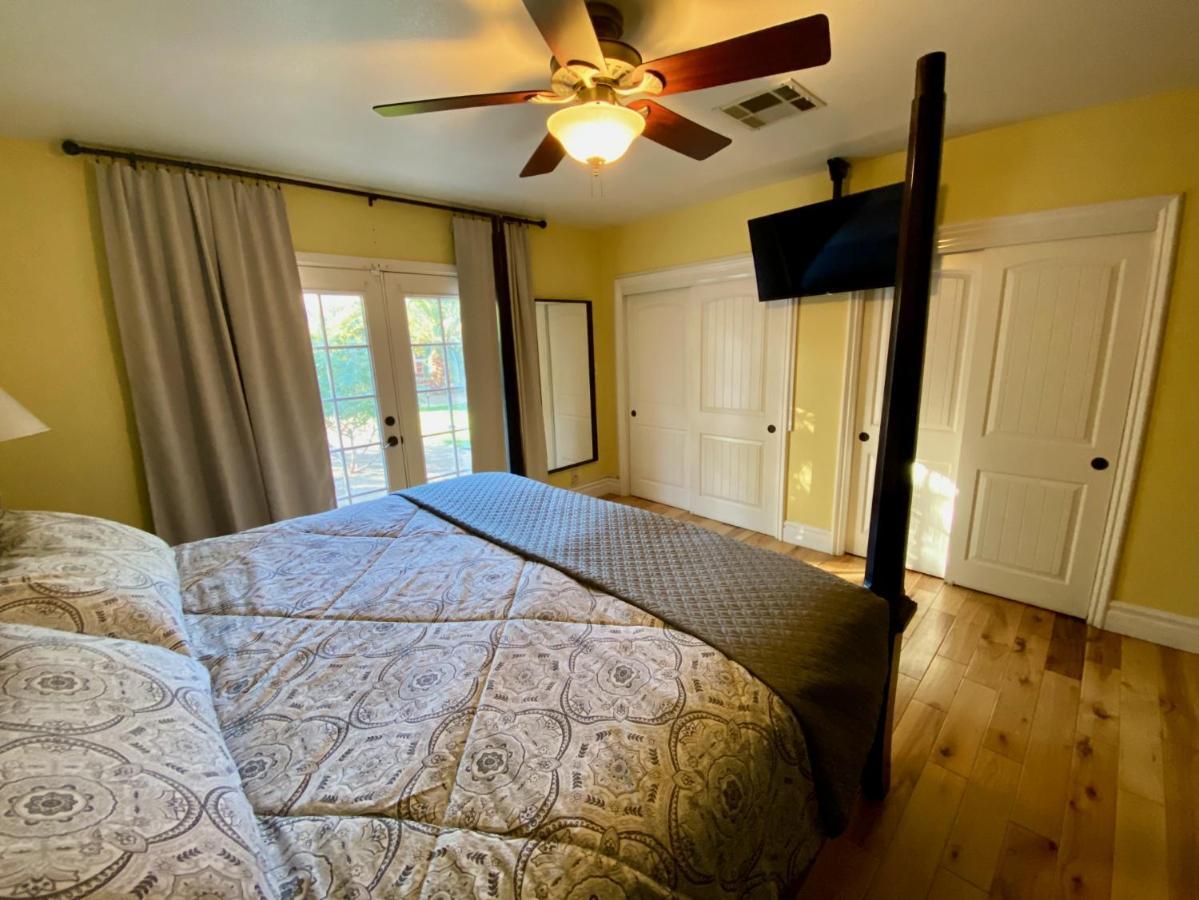 Holiday home Newer Ranch With Pool And Hot Tub Near The Strip And Freemont Street. *