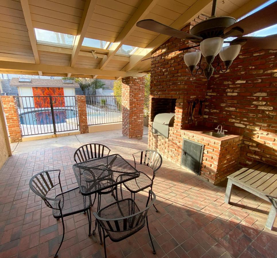 Newer Ranch With Pool And Hot Tub Near The Strip And Freemont Street. Holiday home *